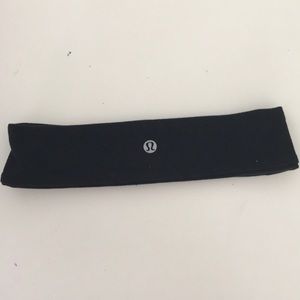 Black lululemon headband